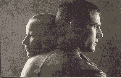 Герои Тома Круза и Саманты Мортон между прошлым и будущим.
Кадр из фильма 'Особое мнение'